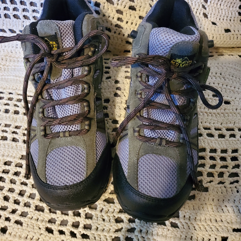 Men's Gray Hiking Boots